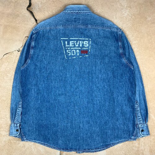 H821 - Levis Two Pocket Denim Shirt (M , 105)